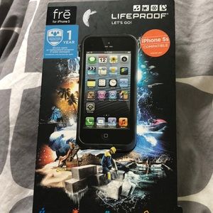 NWT Lifeproof iPhone 5/5s case
